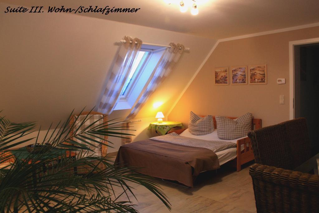 Romantik Landhaus Δρέσδη Δωμάτιο φωτογραφία